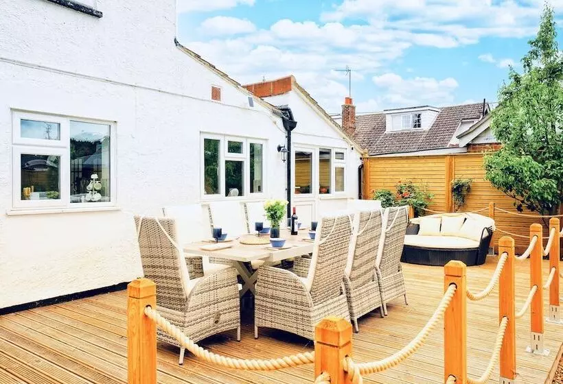 Norfolk Holiday Cottage 4 Bed Luxury Dog Friendly