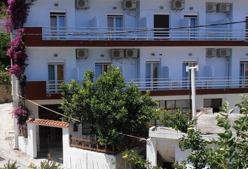 پانسیون Julieta S House