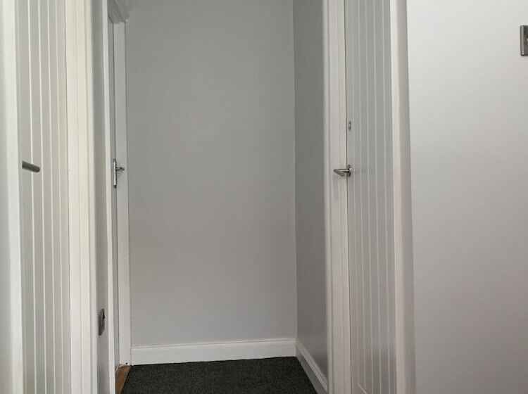 إقامة Bluewater House   Immaculate 4 Bed In Greenhithe