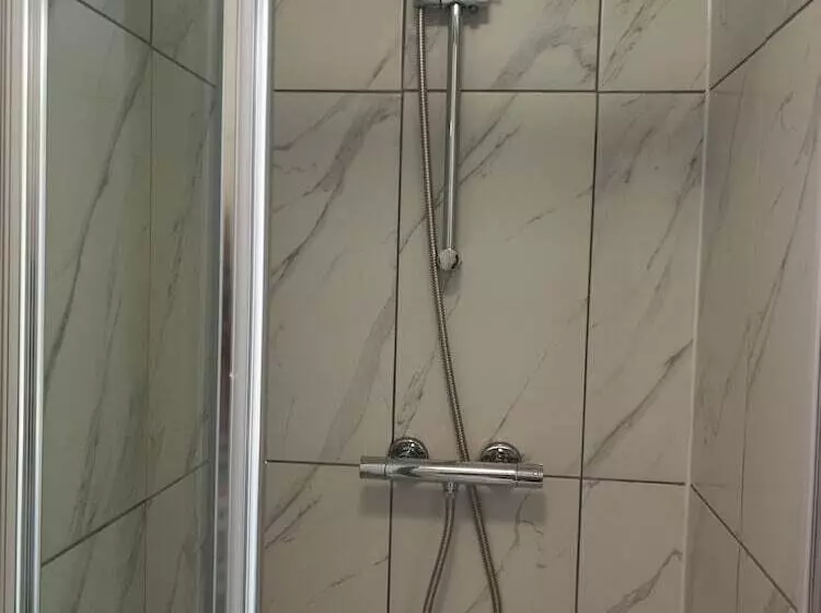 レジデンス Bluewater House   Immaculate 4 Bed In Greenhithe