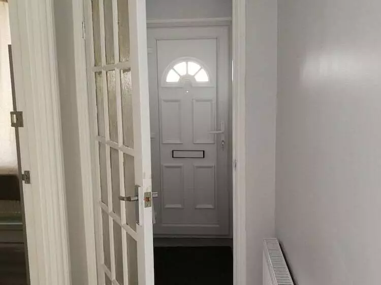 レジデンス Bluewater House   Immaculate 4 Bed In Greenhithe