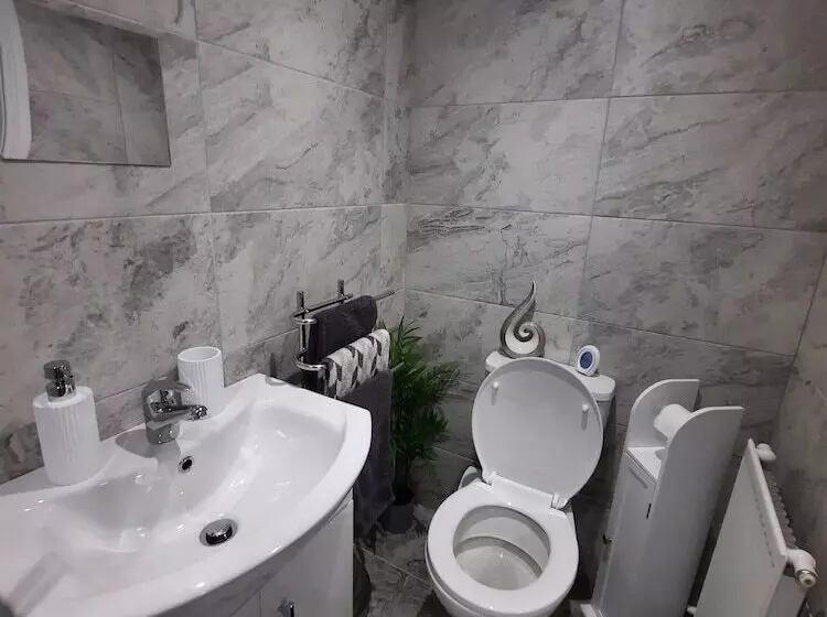 レジデンス Forest View Impeccable Two Bedroom House