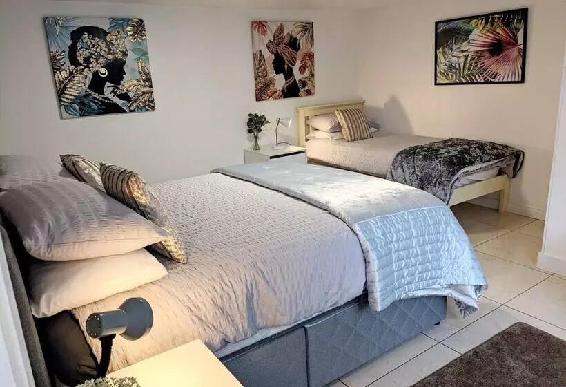 レジデンス Forest View Impeccable Two Bedroom House