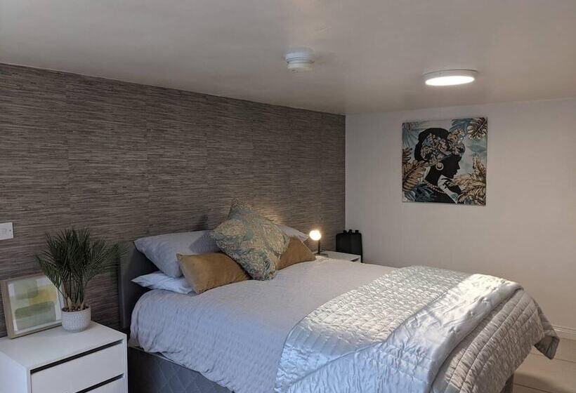 إقامة Forest View Impeccable Two Bedroom House