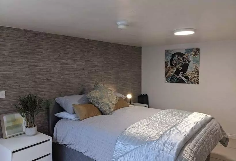 レジデンス Forest View Impeccable Two Bedroom House