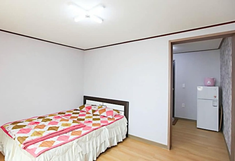 Taean Sea Aroma House Pension