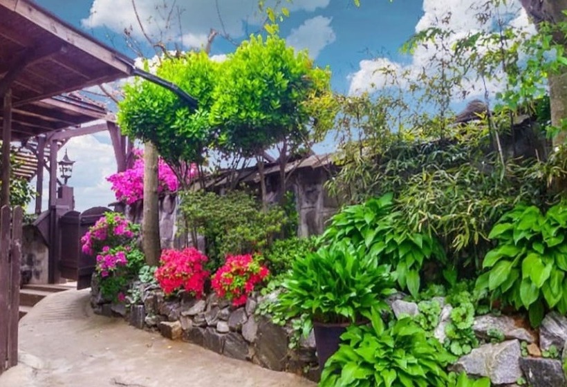 Taean Yetjip Hwangtobang Pension