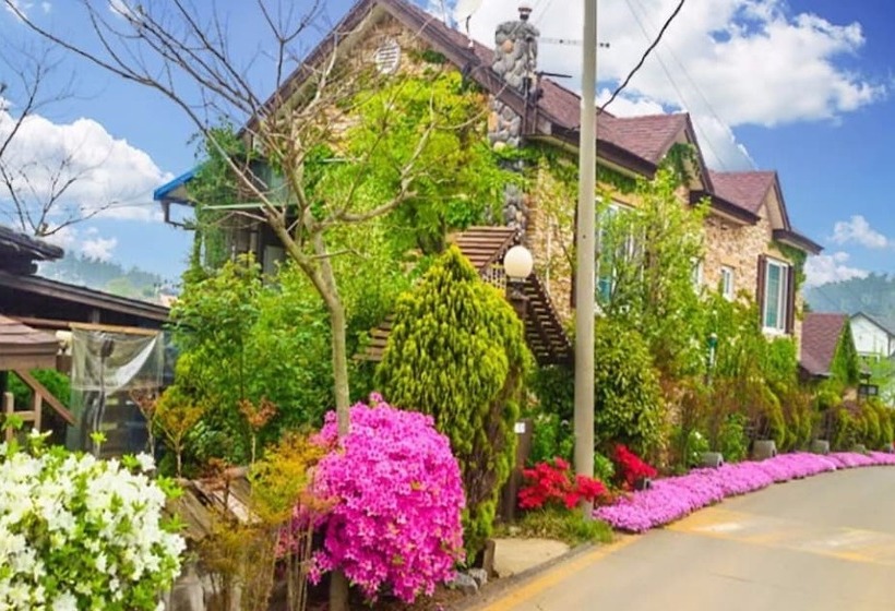 Taean Yetjip Hwangtobang Pension