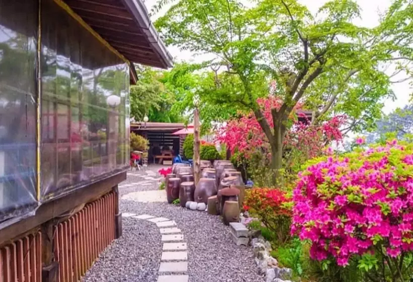 Taean Yetjip Hwangtobang Pension