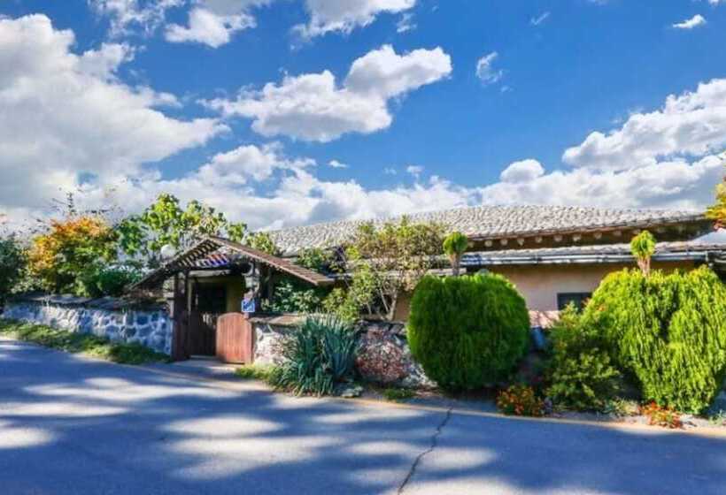 Taean Yetjip Hwangtobang Pension