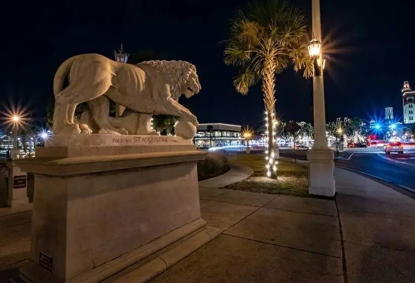 Vilano Cottage Unit B