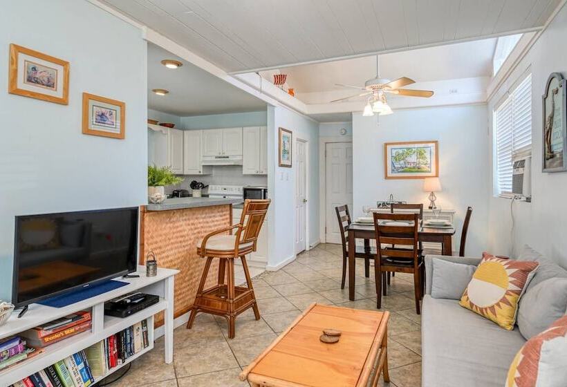 Vilano Cottage Unit B