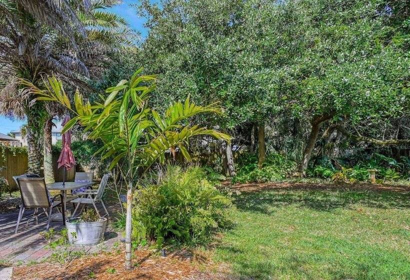 Vilano Cottage Unit B