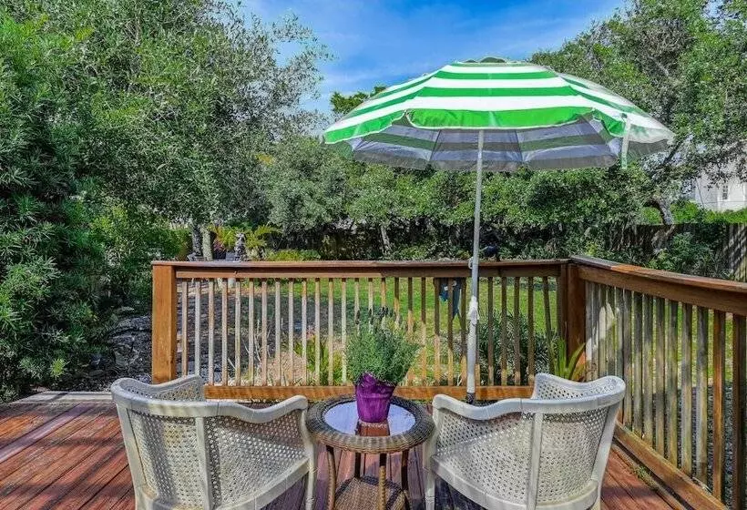 Vilano Cottage Unit B