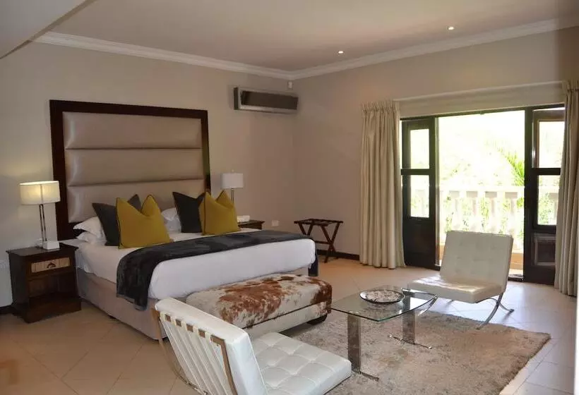 تختخواب و صبحانه The Capital Guest House