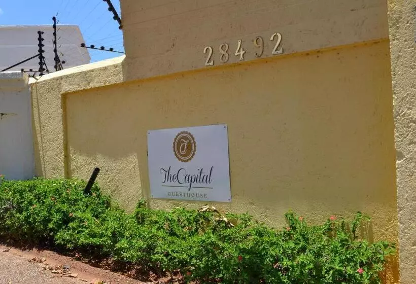 تختخواب و صبحانه The Capital Guest House