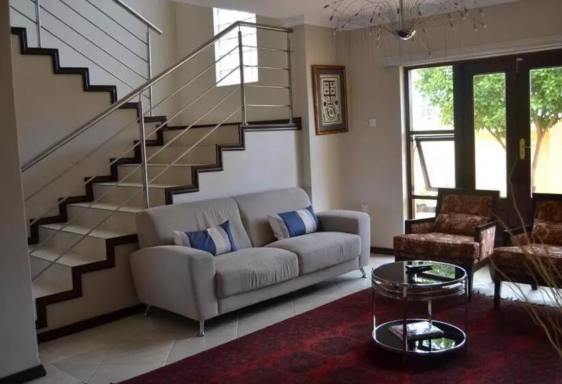 تختخواب و صبحانه The Capital Guest House