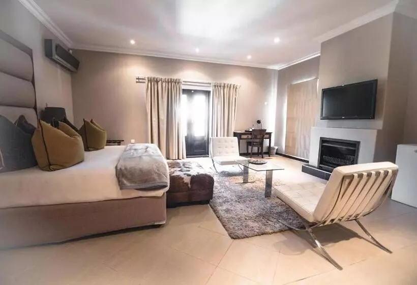 تختخواب و صبحانه The Capital Guest House