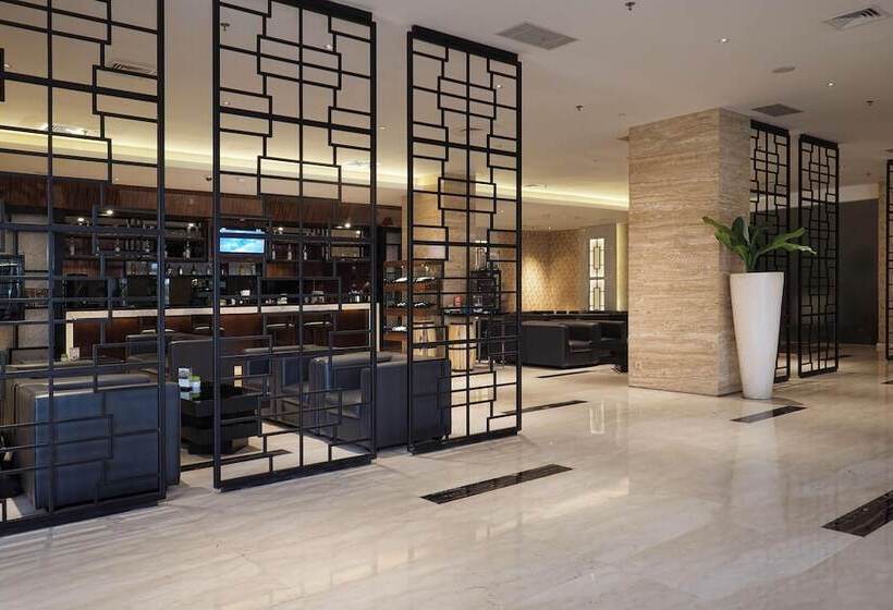 فندق Grand Mercure Solo Baru