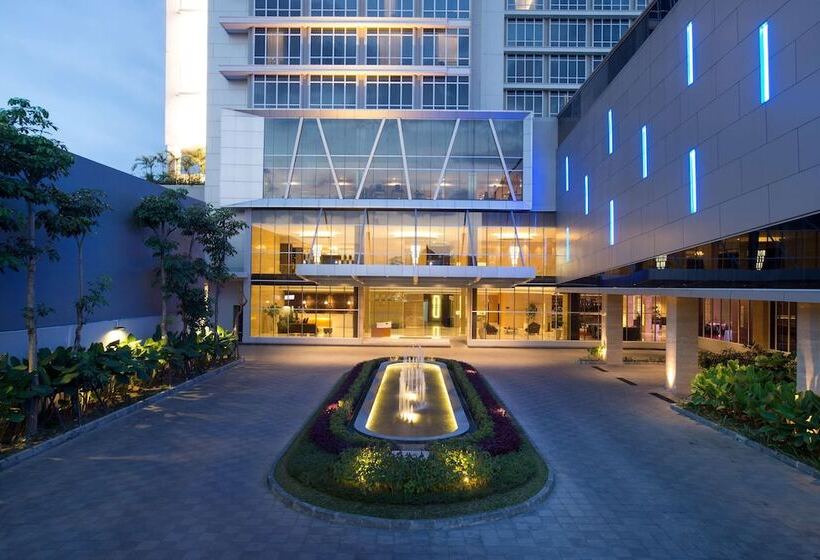 فندق Grand Mercure Solo Baru