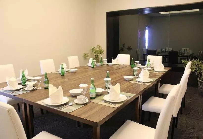 Hotel Grand Mercure Solo Baru