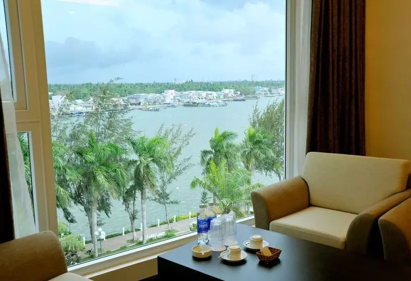 هتل International