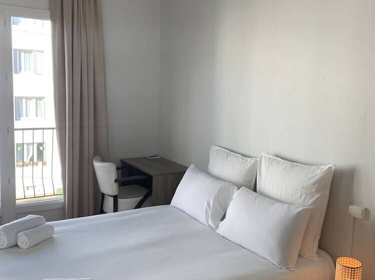 Отель Le Costellan