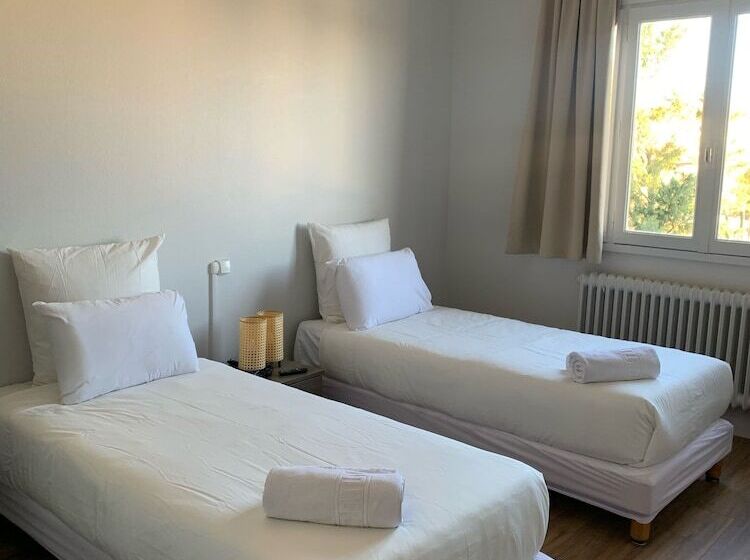 Отель Le Costellan