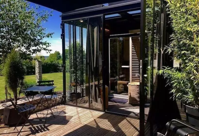 Отель Le Domaine Des Prés Verts Suites & Chambres Avec Jacuzzi Privatif