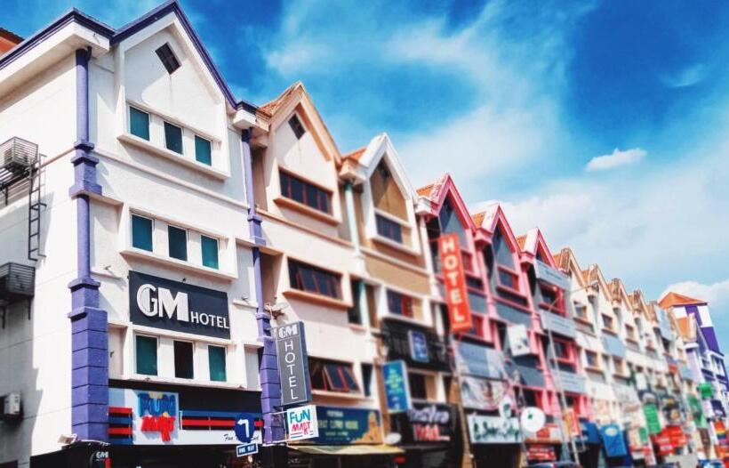 בית מלון כפרי New Town Suites At Bandar Sunway