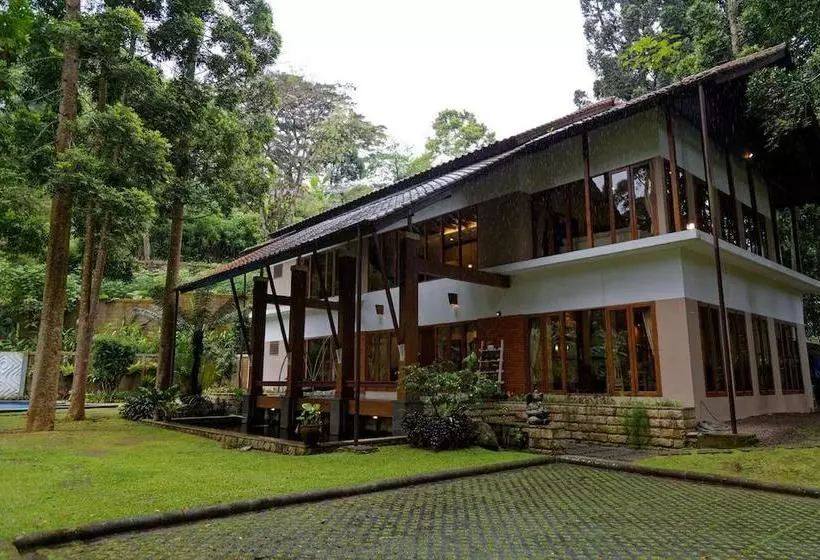 Hotel Villa Puncak6