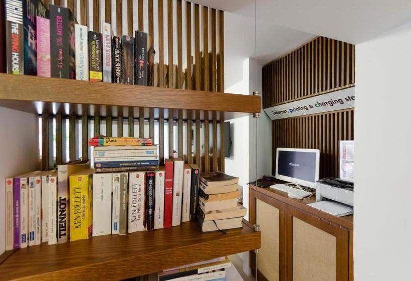 호텔 Sarikampos Beach