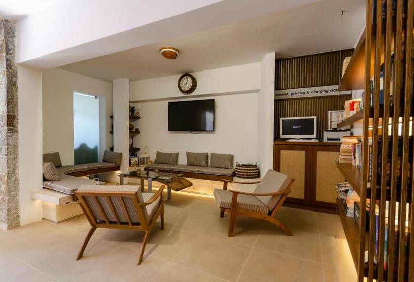 호텔 Sarikampos Beach