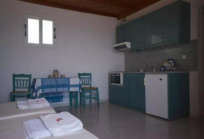 호텔 Sarikampos Beach