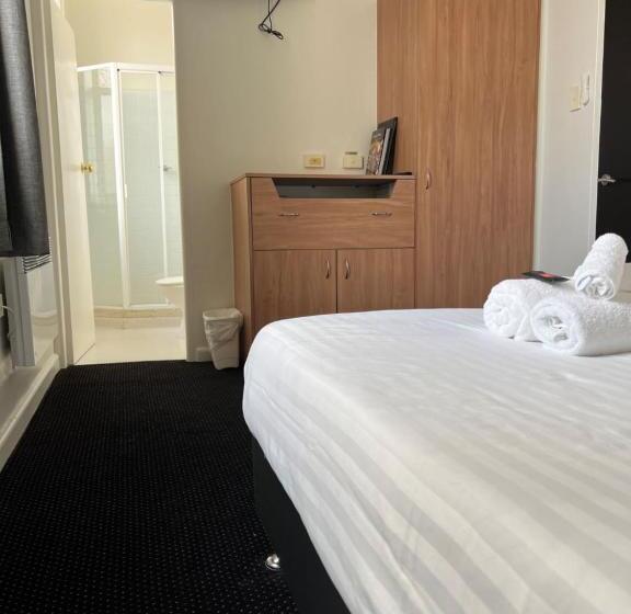 فندق Star Bar Cafe &