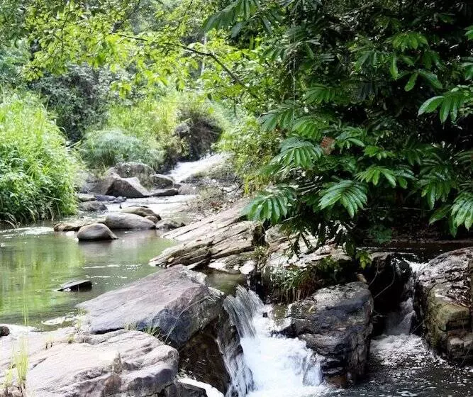 Hotel The Kandy Samadhi Centre