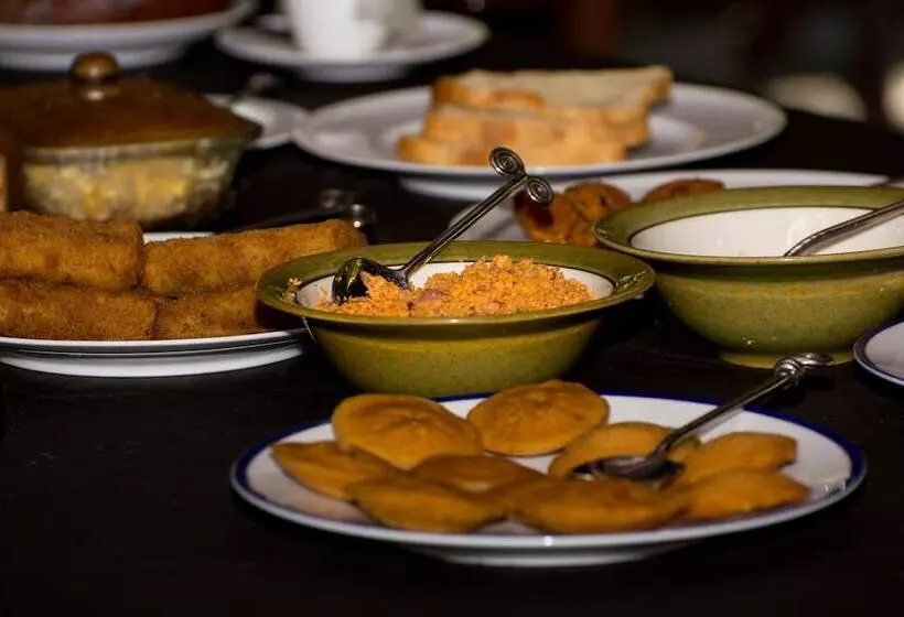 Hotel The Kandy Samadhi Centre