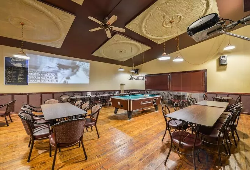 モーテル Canadas Best Value Inn Whitecourt