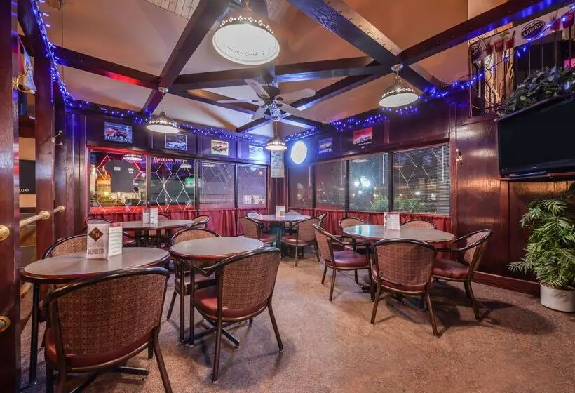 モーテル Canadas Best Value Inn Whitecourt