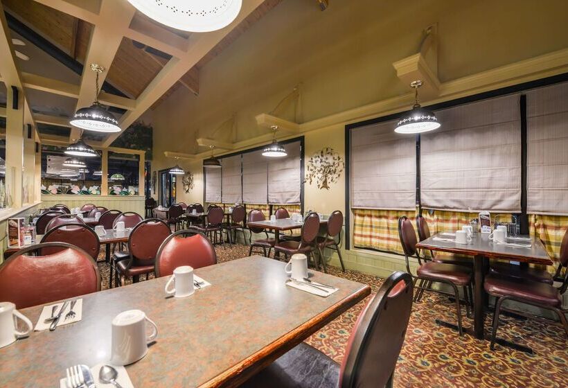 모텔 Canadas Best Value Inn Whitecourt