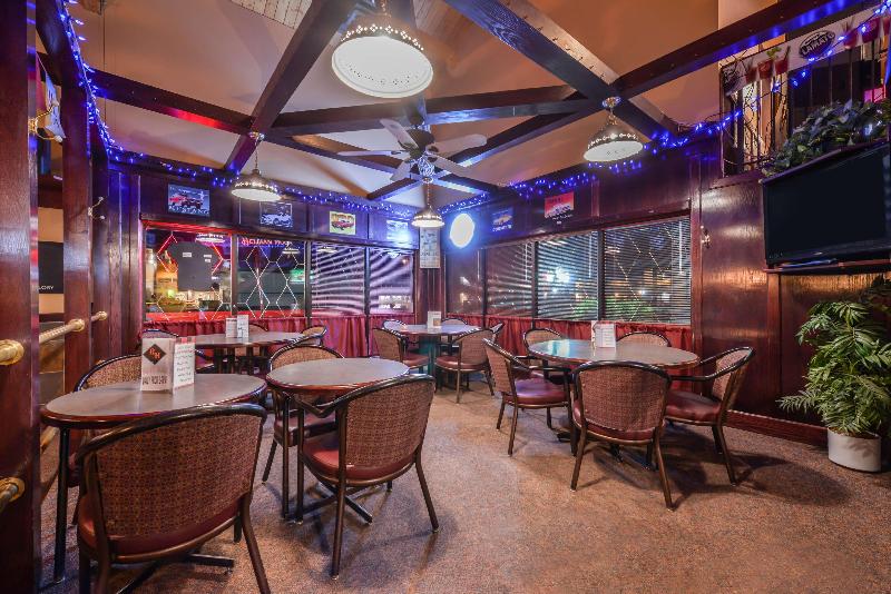 모텔 Canadas Best Value Inn Whitecourt