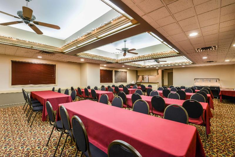 모텔 Canadas Best Value Inn Whitecourt