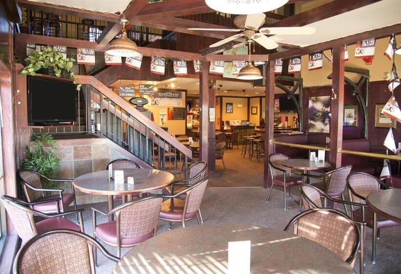 모텔 Canadas Best Value Inn Whitecourt