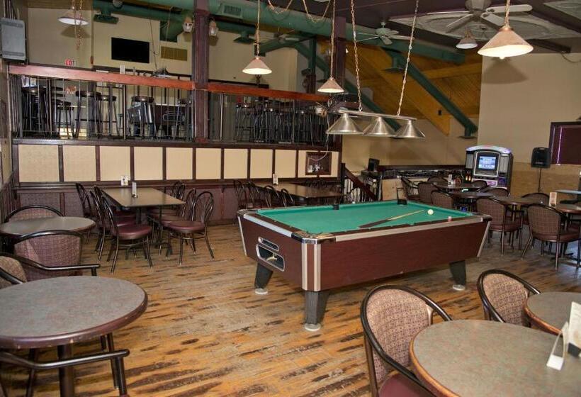 모텔 Canadas Best Value Inn Whitecourt