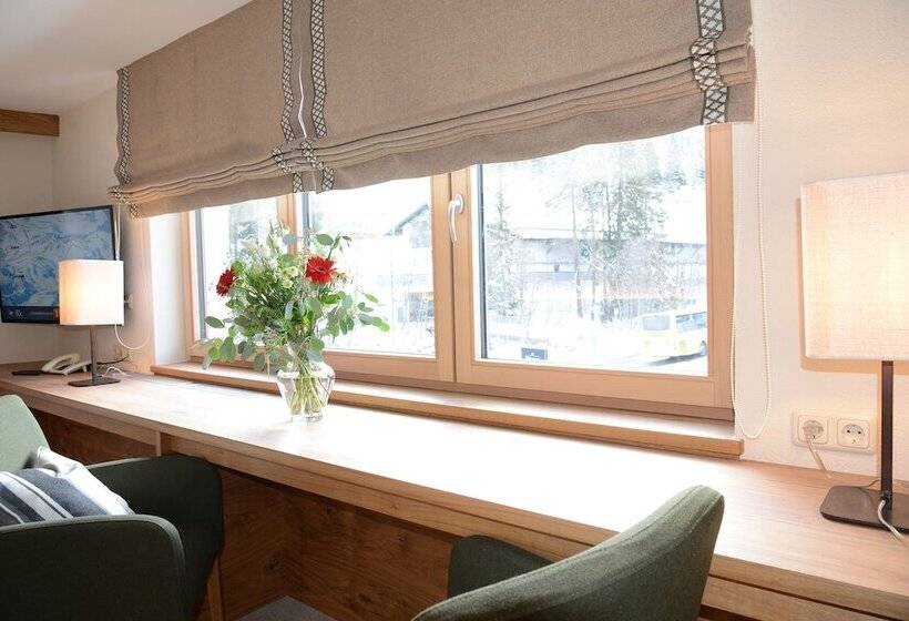 Quality Hosts Arlberg Hotel Garni Mössmer