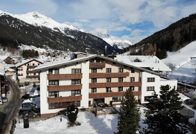 Quality Hosts Arlberg Hotel Garni Mössmer