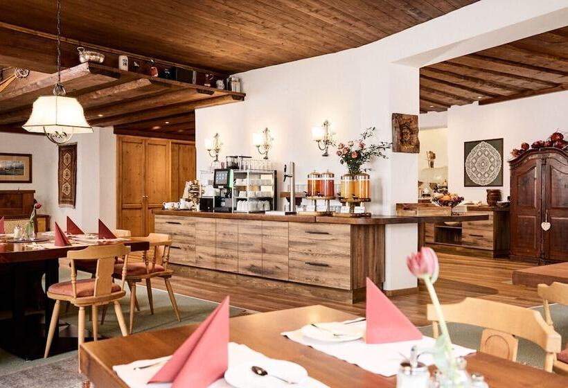 Quality Hosts Arlberg Hotel Garni Mössmer