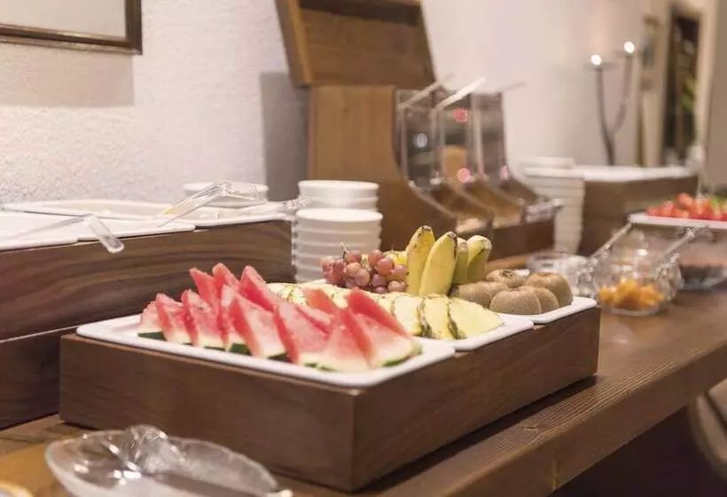 Quality Hosts Arlberg Hotel Garni Mössmer