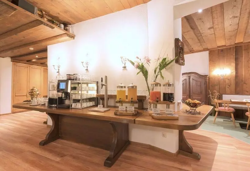 Quality Hosts Arlberg Hotel Garni Mössmer