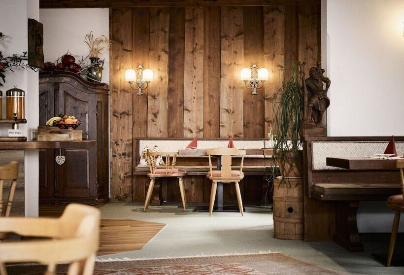 Quality Hosts Arlberg Hotel Garni Mössmer